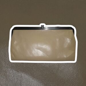 (NWT) HOBO® Lauren Clutch-Wallet In Polished Leather - Straw